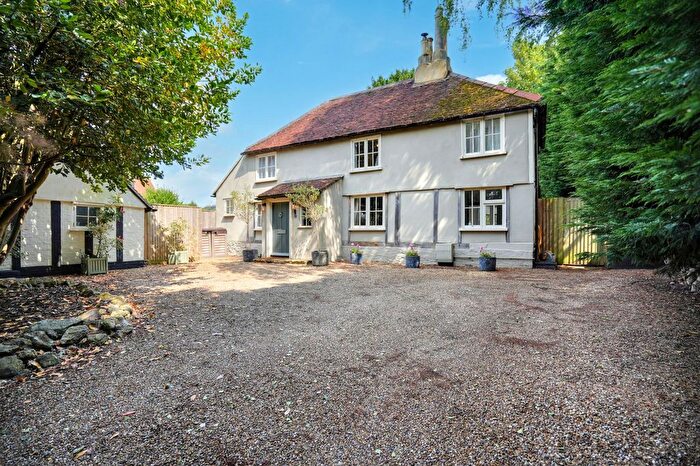 3 Bedroom Cottage For Sale In Ashford Road, Weavering, ME14