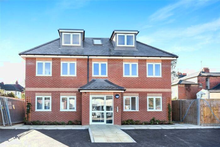 2 Bedroom Apartment To Rent In Chestnut Court, Prospect Mews, Reading, Berkshire, RG1