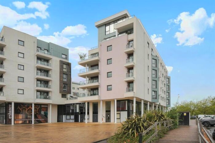 1 Bedroom Flat To Rent In Maritime Walk, Ocean Village, Southampton, SO14