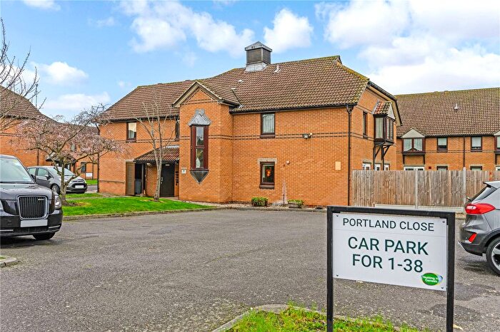 1 Bedroom Flat For Sale In Portland Close, Chadwell Heath, RM6