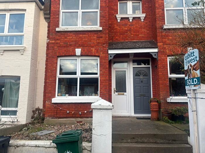 2 Bedroom Terraced House For Sale In Sandown Road, Brighton, BN2