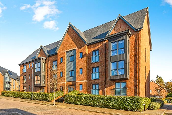2 Bedroom Flat For Sale In Craftmans Crescent, Burgess Hill, RH15