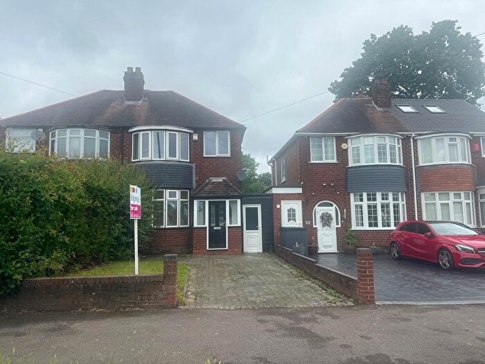 3 Bedroom Semi-Detached House For Sale In Quinton Road West, Quinton, Birmingham, B32