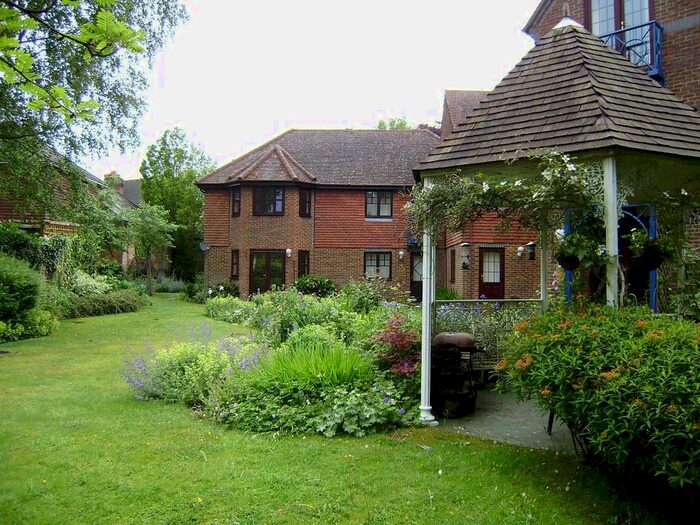 1 Bedroom Flat To Rent In Three Gates Lane, Haslemere, GU27