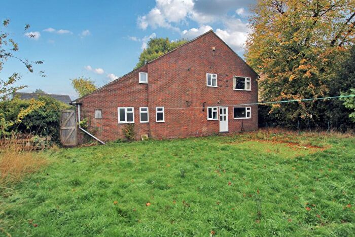 4 Bedroom Detached House To Rent In Bishopscote Road, Luton, Bedfordshire, LU3
