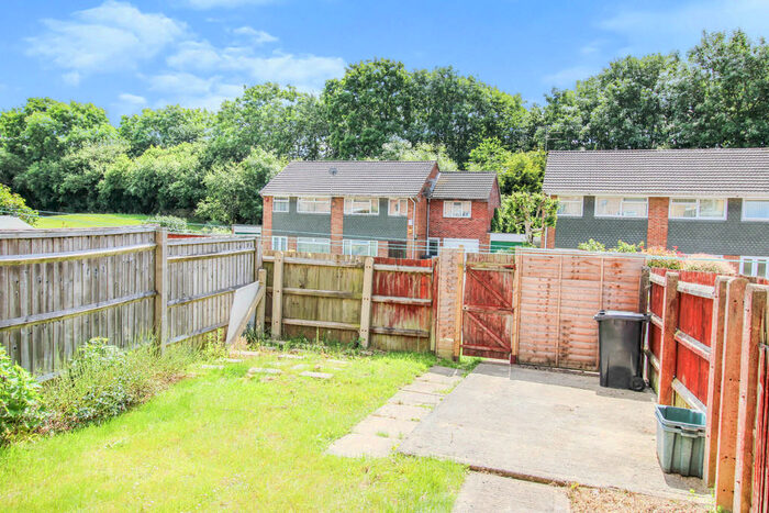 3 Bedroom Terraced House For Sale In Warneford Close, Toothill, SN5