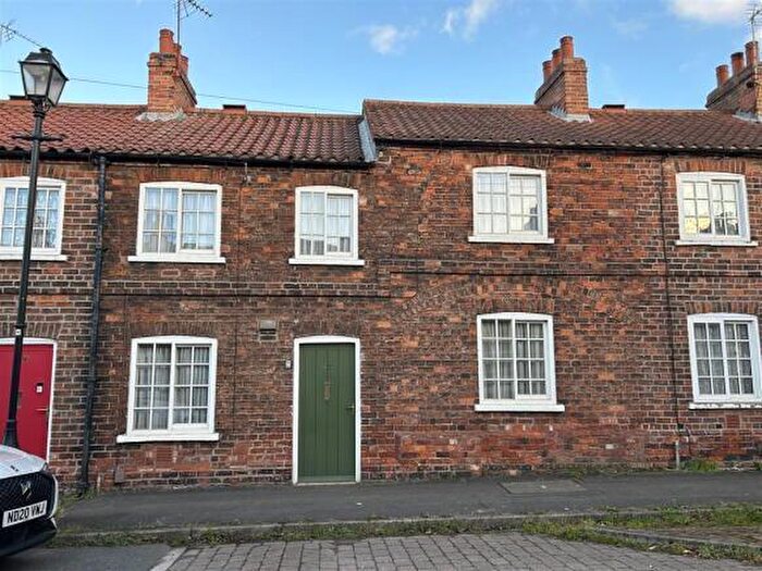 2 Bedroom Terraced House For Sale In Cliff Street, Scunthorpe, Lincolnshire, DN16