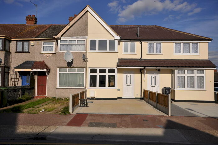 3 Bedroom Terraced House To Rent In Beam Avenue, Dagenham, RM10