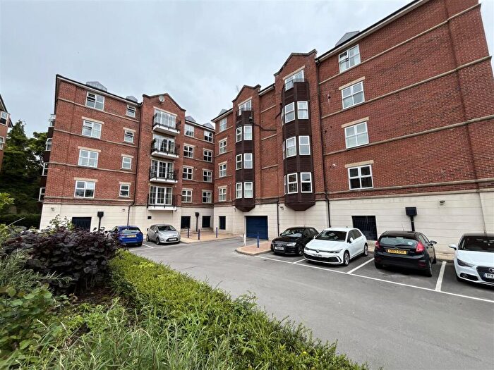 2 Bedroom Apartment To Rent In Carisbrooke Road, Leeds, LS16
