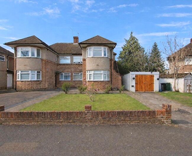 2 Bedroom Maisonette For Sale In Benhill Wood Road, Sutton, SM1