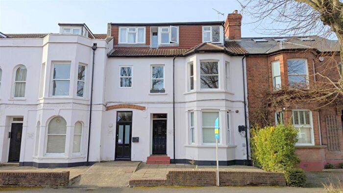 Studio To Rent In Granville Road, St. Albans, Hertfordshire, AL1