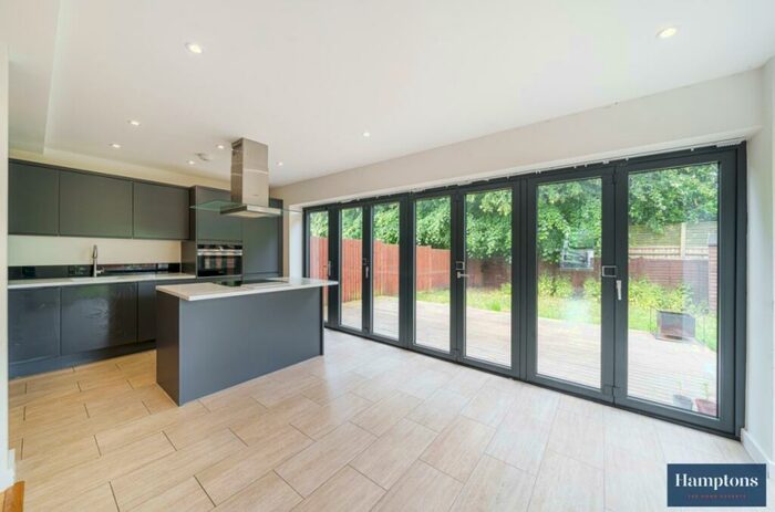 3 Bedroom Semi-Detached House To Rent In Carleton Close Surrey, KT10