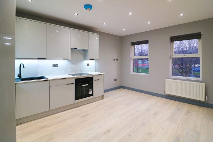 1 Bedroom Flat To Rent In Upper Green West, Mitcham, CR4