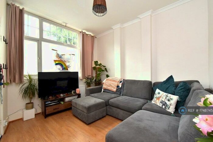 1 Bedroom Flat To Rent In North Cross Road, London, SE22