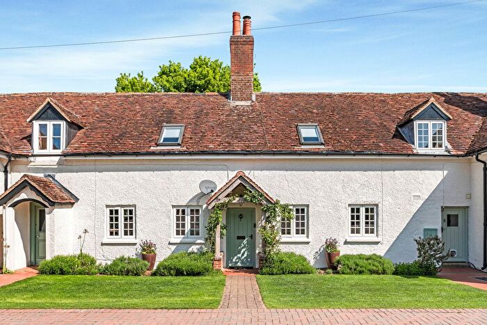 4 Bedroom Cottage For Sale In West Stratton Winchester, Hampshire, SO21