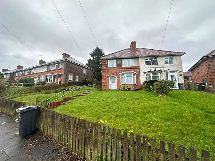 4 Bedroom Semi Detached House For Sale In Elmdale Crescent, Birmingham, West Midlands, B31