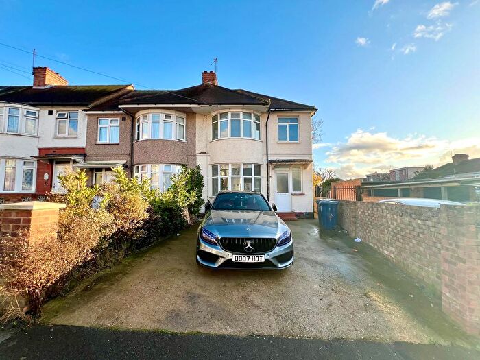 3 Bedroom End Terrace House For Sale In Selby Gardens, Southall, UB1