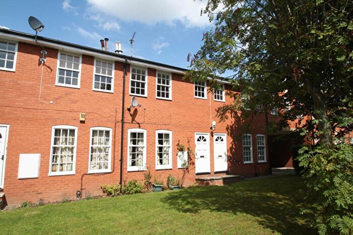 2 Bedroom Flat To Rent In Nursery Lane, Leeds, West Yorkshire, Uk, LS17