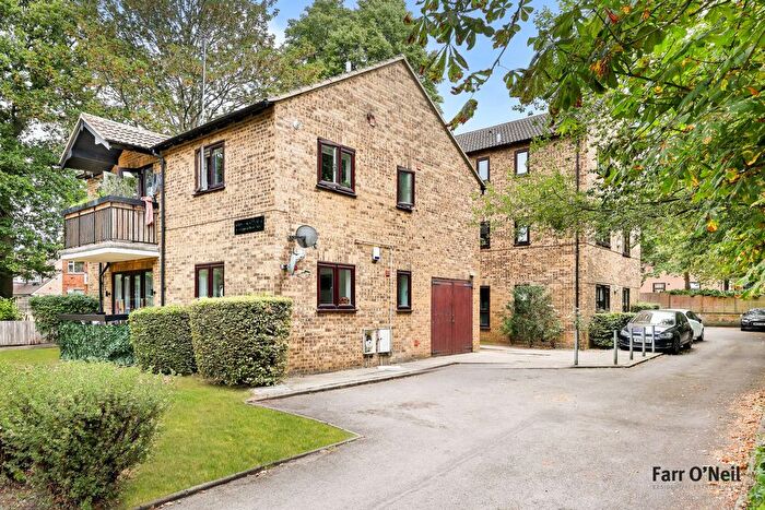 1 Bedroom Flat For Sale In Epping New Road, Buckhurst Hill, IG9