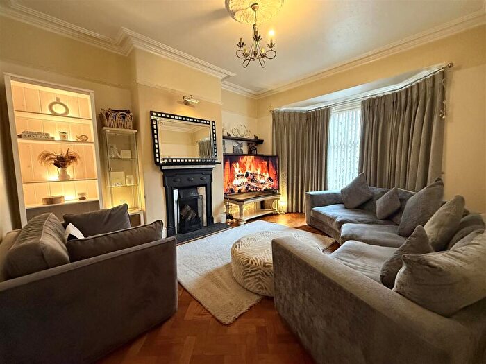 3 Bedroom Terraced House For Sale In Kings Road, Ashton-Under-Lyne, OL6