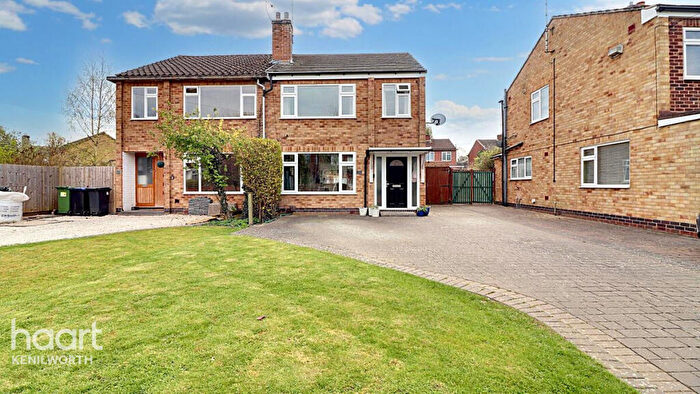 3 Bedroom Semi-Detached House For Sale In Fishponds Road, Kenilworth, CV8