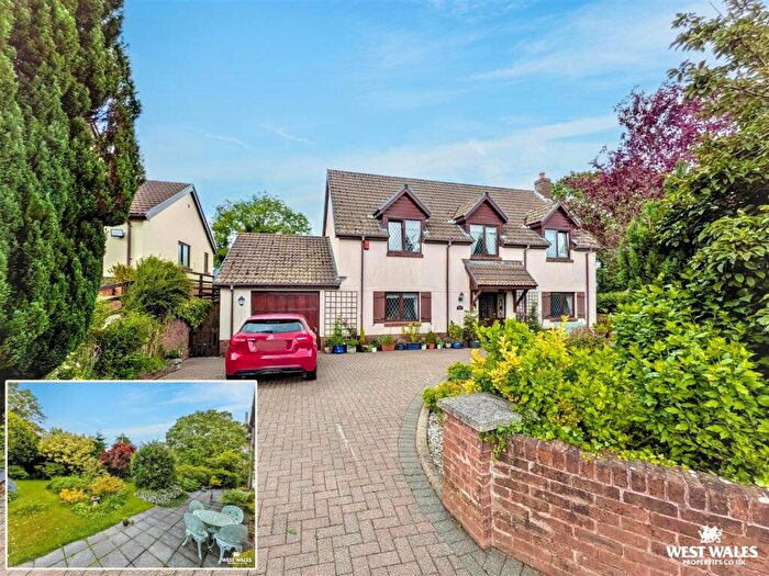 4 Bedroom Detached House For Sale In Llandyfaelog, Kidwelly, SA17