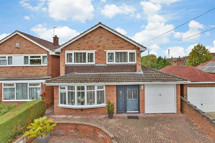 3 Bedroom Detached House For Sale In Brenchley Road, Sittingbourne, Kent, ME10