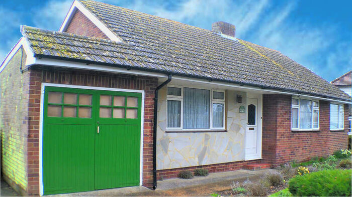 3 Bedroom Detached Bungalow For Sale In Salters Lane, Brookland, TN29