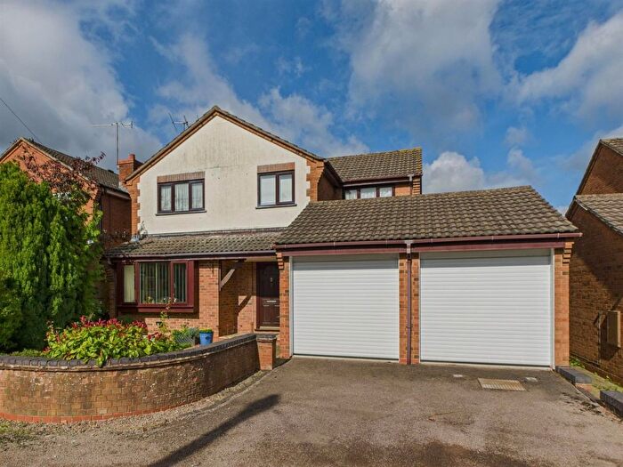 4 Bedroom Detached House For Sale In Worcester Road, Malvern, WR14