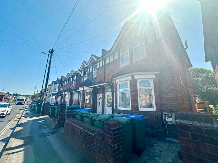 1 Bedroom Flat To Rent In Bitterne Road West, Bitterne, Southampton, Hampshire, SO18