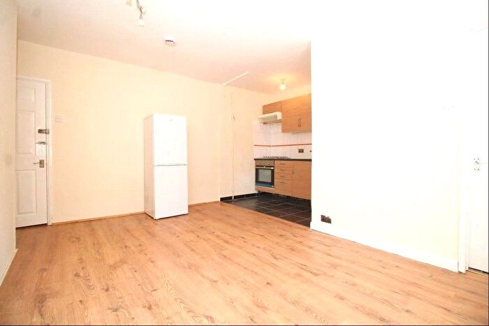 1 Bedroom Flat To Rent In St. Albans Road, Watford, Hertfordshire, WD24