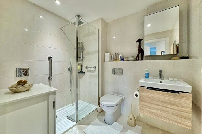 2 Bedroom Apartment For Sale In Yorktown Road, College Town, Sandhurst, GU47