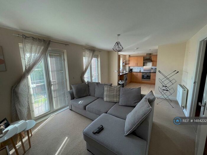 2 Bedroom Flat To Rent In Dukesfield, Shiremoor, Newcastle Upon Tyne, NE27