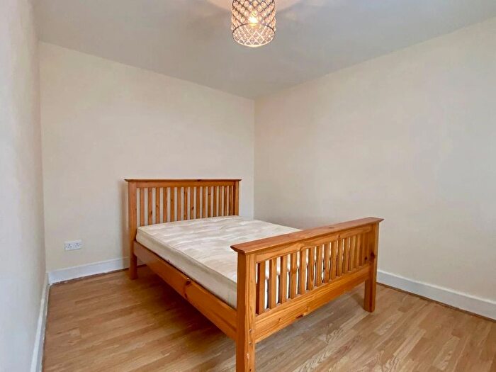 1 Bedroom Studio To Rent In New Close, London, SW19
