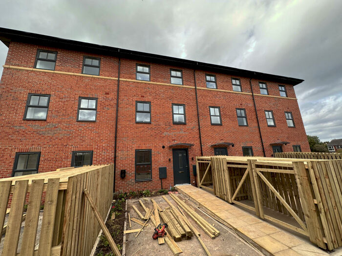 2 Bedroom Terraced House To Rent In Newbold Street, NG8