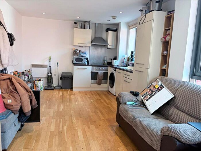 2 Bedroom Apartment To Rent In Apartment Pearl House, M1