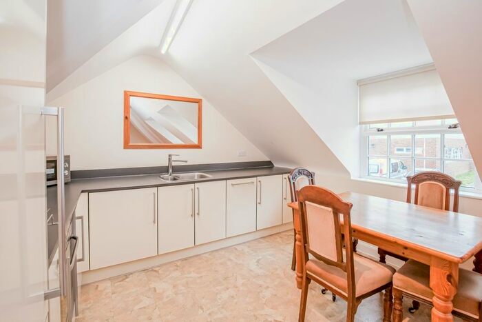 1 Bedroom Flat To Rent In Margaret Road, Headington, Oxford, OX3