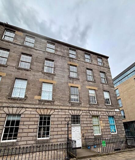 2 Bedroom Flat To Rent In Hill Square, Old Town, Edinburgh, EH8