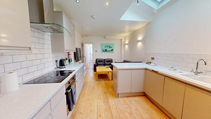 6 Bedroom House To Rent In North Road, Selly Oak, Birmingham, B29