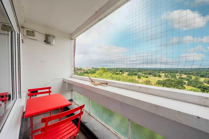 2 Bedroom Flat To Rent In Tunworth Crescent, Roehampton, London, SW15