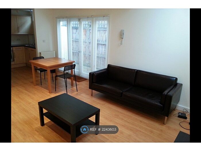 2 Bedroom Flat To Rent In Earlsfield Road, London, SW18