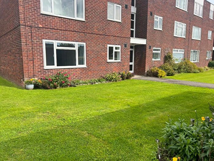 2 Bedroom Flat To Rent In Blakeney Road, BS34