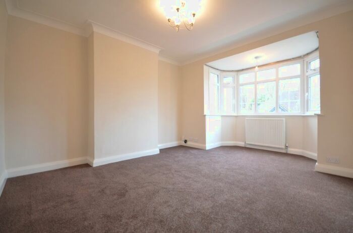 2 Bedroom Maisonette To Rent In Ethelbert Close, Bromley, BR1