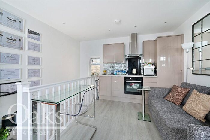 1 Bedroom Maisonette For Sale In Woodside Road, South Norwood, SE25