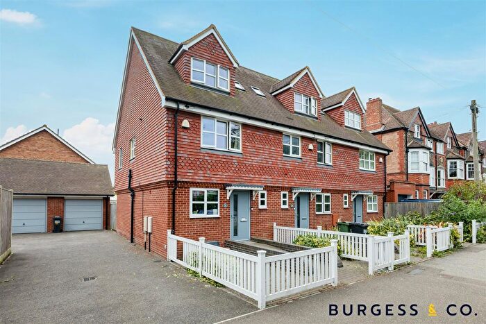 3 Bedroom Town House For Sale In Ashdown Road, Bexhill-On-Sea, TN40