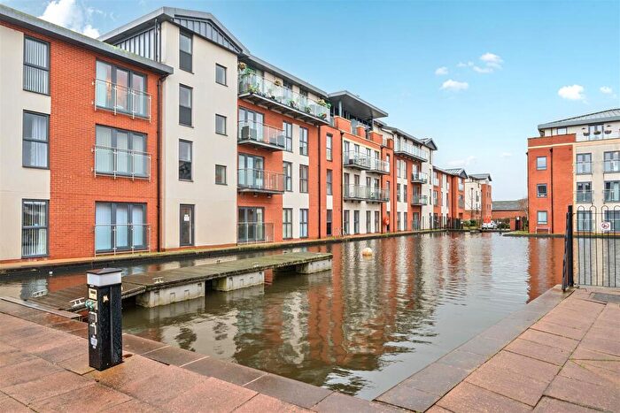 2 Bedroom Flat For Sale In Larch Way, Stourport-On-Severn, DY13