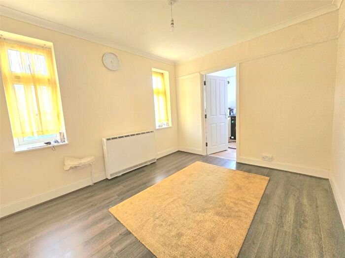 2 Bedroom Apartment To Rent In Slewins Lane, Hornchurch, RM11