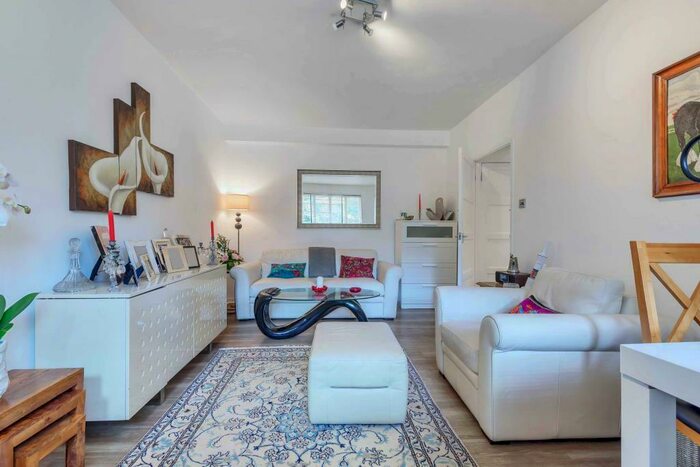 1 Bedroom Apartment To Rent In Kingsmill Terrace, St Johns Wood, NW8