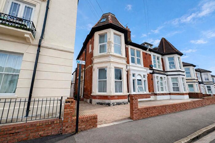 2 Bedroom Flat To Rent In Denzil Avenue, SO14
