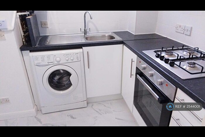 1 Bedroom Flat To Rent In White Hart Lane, London, N17